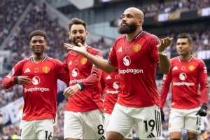 记者：阿玛德和姆伯莫能够出战第16轮 曼联对阵伯恩茅斯的比赛