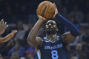 出手少失误多！小贾伦·杰克逊9中3得7分6板2助2断 同时出现5失误