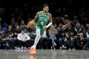 势头又丢了！唐斯背运失误 西蒙斯反击欧洲步上篮打成2+1