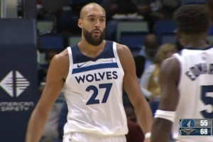 破荒！戈贝尔力压卢尼劈扣打2+1 此前森林狼被鹈鹕打出15-0