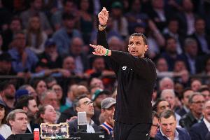 还砍呢？凯尔特人2分钟内再砍米罗违例 尼克斯获一罚一掷