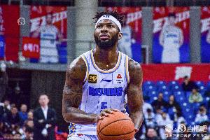 效率不高！杰曼19投7中拿到19分 三分6中1&正负值-14