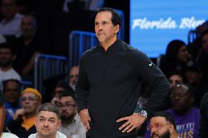 斯波：客场作战向来不易需要付出更多努力 打独行侠是很好的挑战