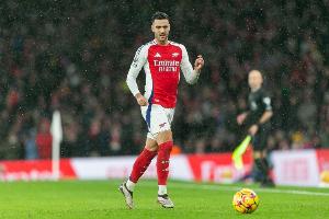 高中锋😂梅里诺上赛季至今各项赛事8进头球，同期英超球员最多