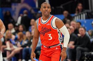 解说：40岁的保罗足以在快船退役球衣 现在却可能失去最后的体面