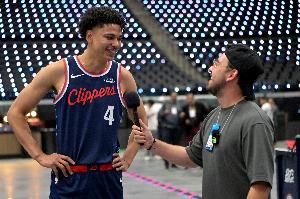 保罗事件受益人？美记：科比·桑德斯的合同迟早会转正