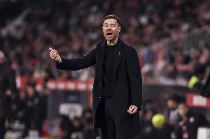 记者：阿隆索与部分皇马球员沟通，表明自己愿意调整战术风格