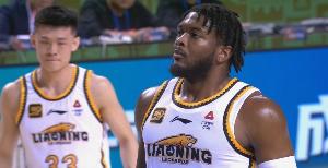 攻守兼备！奥利弗11轰7拿到19分7板2断1帽 罚球5中4