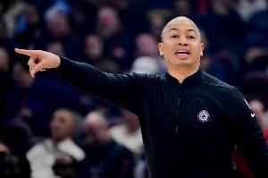 快船总裁：我们对泰伦·卢充满信心 他将“长期”担任球队主教练