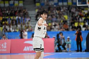 杨舒予19中14爆砍生涯新高38分 率队击败上海 刘禹彤33分7板