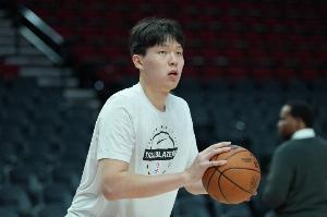 队记：我见过太多新秀因为急于求成和炒作压力消失 瀚森需要时间