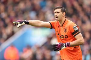 埃梅里：不确定大马丁能否出战阿森纳，他昨天没有参加训练