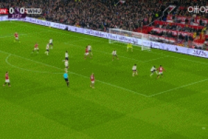 齐尔克泽射门被万比萨卡门线解围 库尼亚倒钩被挡B费垫射擦柱偏出