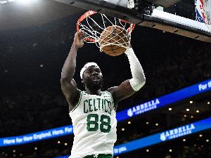 生猛！科塔接球顺下 起飞暴力隔扣沃特金斯