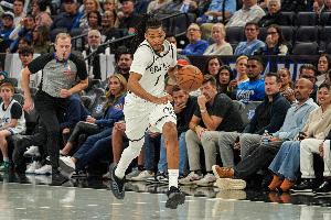 外线不准！扎威替补28分钟&14中7拿到23分 但三分10中3