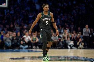 爱德华兹切球费尔斯被吹犯规&个人第三犯 森林狼挑战成功取消犯规