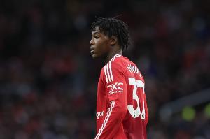 邮报：若梅努冬窗离开曼联，有多达12家俱乐部都想要得到他