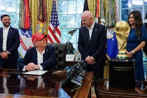 国际足联官方：美国总统特朗普获颁首届国际足联和平奖