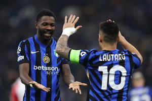 意天空预测国米vs科莫首发：奥古斯托踢右边翼卫，劳塔罗搭档小图