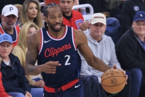 状态可以！小卡23投10中得到24分8板4助1断1帽 得分全场最高