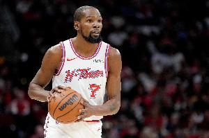 KD谈球星乐意传球对球队的意义：这能帮所有人建立信心