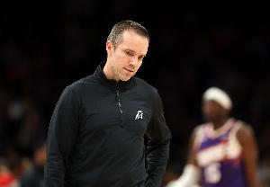 三分36中5！奥特：和传球流畅度&掩护质量&进攻节奏都有关系