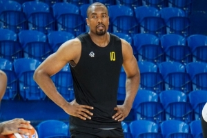 美媒：36岁伊巴卡跟随法国第三级别联赛球队训练 想继续职业生涯