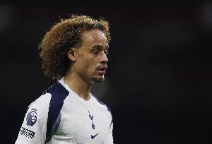 西蒙斯：我能打进首球特别高兴，但更重要的是球队拿到了三分