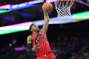 菲兹戴尔：巴雷特是胶水型球员 他能拿30分也能锁死对手