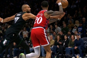 又成功！双方拼抢出界判给森林狼球权 卢挑战成功改吹戈贝尔犯规