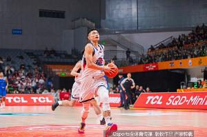 你的价值！陈林坚三节稳定输出 7中4&三分4中3拿到11分3板