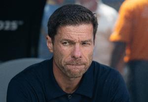 记者：我认为阿隆索不会在本周三下课，齐达内也不会成为接替者