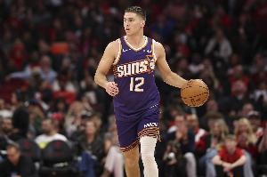 吉莱斯皮：清楚对阵雷霆的分量 即使布克无法打我们心态也不会变