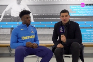 主帅给你最好的建议？库杜斯：做你自己，每场都是展示自己的机会