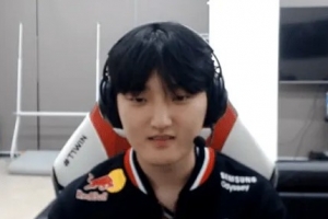 Peyz：Keria各方面都十分出色，Faker看似高冷实际很有趣