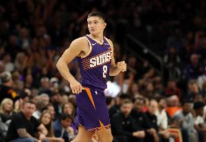 挑战用完了！阿伦突破顶倒香农被吹进攻犯规 太阳挑战成功&变2+1