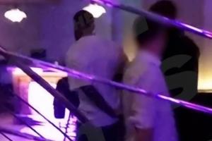 又出事！太阳报：伊万·托尼在酒吧头撞球迷，致人流血被上铐带走