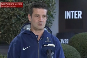 齐沃：萨拉赫缺席？我不讨论其他球队的问题，但他是世界级球员