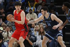 开拓者媒体人：对阵真正的中锋杨瀚森出场机会更多 他要把握机会