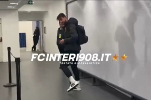 离开球场时被问及身体状况，阿切尔比回答：一般般吧