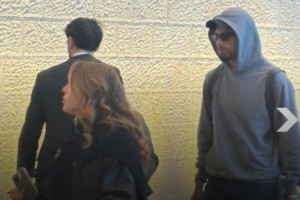 每体：阿劳霍抵达以色列调整心态，受到人们热烈欢迎