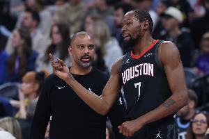 乌度卡：前21场整体表现不错&尤其是KD融入以后 我们有更高的追求