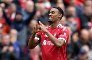 赫拉芬贝赫：希望和萨拉赫继续合作，对他言论的看法我宁愿不说