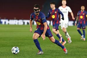 世体：加西亚成为佩德里的卫星，他在后腰位置数据和表现都很优秀