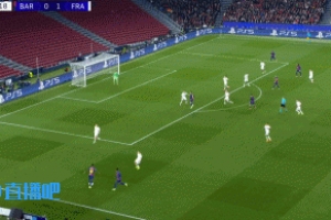 拉什福德传中助攻，孔德插上头球冲顶破门！巴萨1-1扳平法兰克福