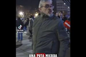 含妈量爆表！皇马球迷现场开喷：球迷教练高层都是废物，都在捞钱