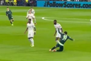 📹吕迪格蛮牛冲撞径直将谢尔基掀翻，谢尔基：🫲😅🫱？