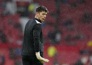 记者：波普有机会出战桑德兰，维萨可以出场但有病在身