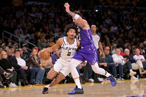 防守没了！湖人让马刺得到132分 创球队本赛季单场失分新高