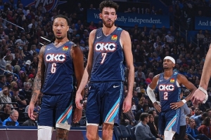 张佳玮：雷霆的防守施压轮转暴风骤雨 太阳打得很难